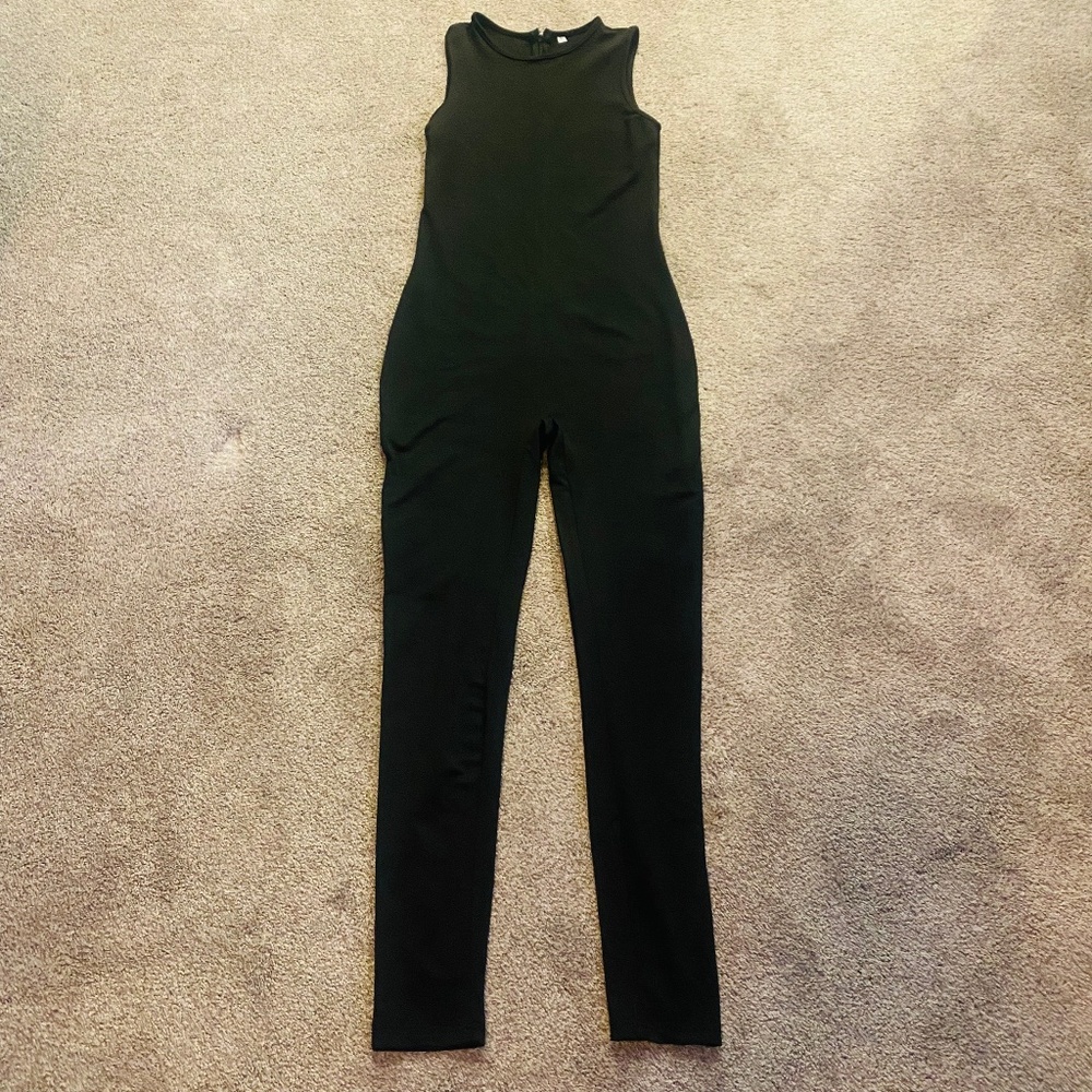 Black sexy sleeveless jumpsuit